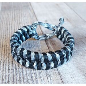 Handmade Fishtail Paracord Bracelet Adjustable Unisex Urban Camo Black